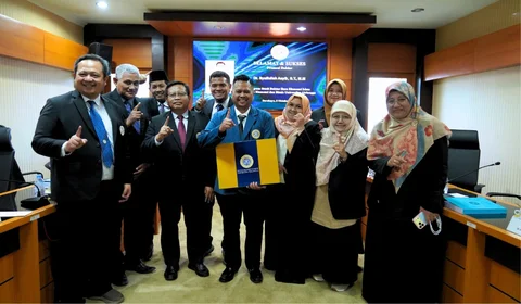 Syaifullah Asyik Raih Gelar Doktor Cumlaude, Angkat Strategi Pembiayaan UMKM BPR Syariah Sampang